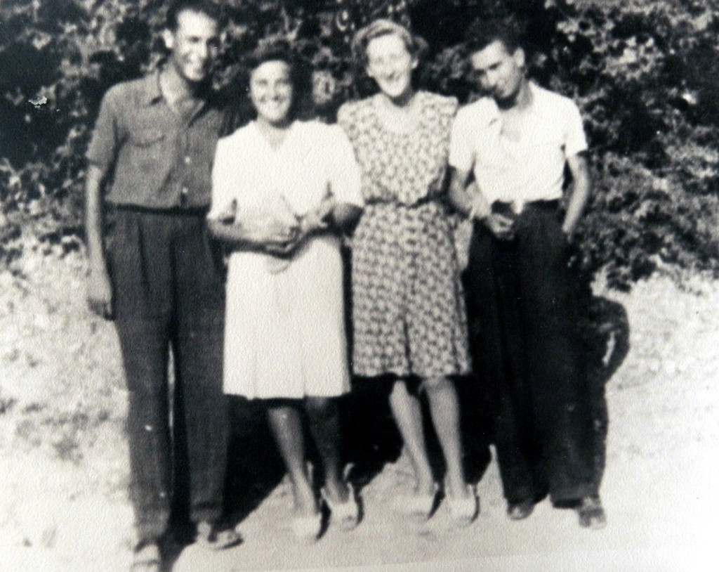 Fronte della Gioventù a Sarzana. Da sinistra: Dante Savona, Benita Marchini, Anna Maria Vignolini, Werther Bianchini